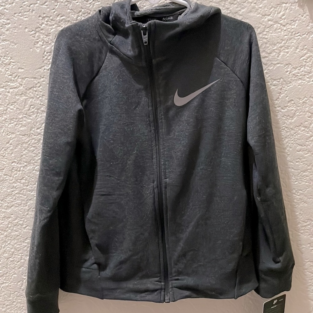 Nike kids zip up sweater. NWT. Boys size 4